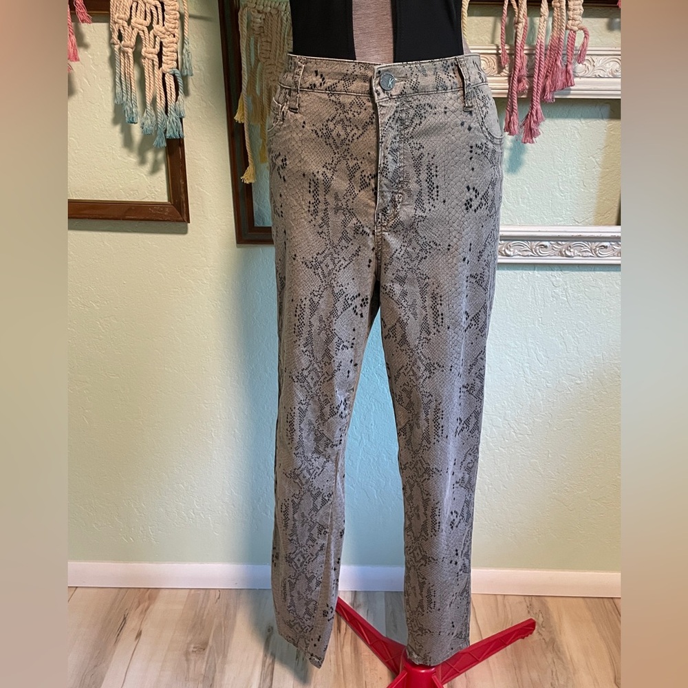Kut from the Kloth Donna Snake Print Jean